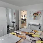 Exklusive Penthouse-wohnung Mit Blick Ueber 아파트 *