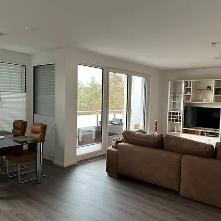 Exklusive Penthouse-wohnung Mit Blick Ueber *