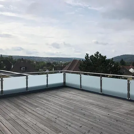 Exklusive Penthouse-wohnung Mit Blick Ueber *