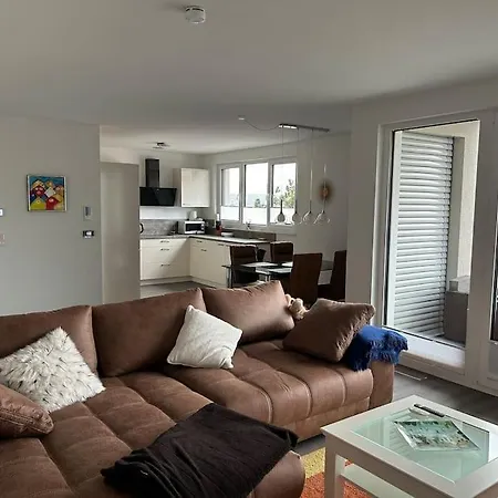 Exklusive Penthouse-wohnung Mit Blick Ueber Apartament Marburg