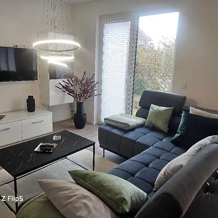 Exklusive Penthouse-wohnung Mit Blick Ueber *