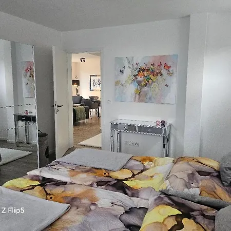 Exklusive Penthouse-wohnung Mit Blick Ueber