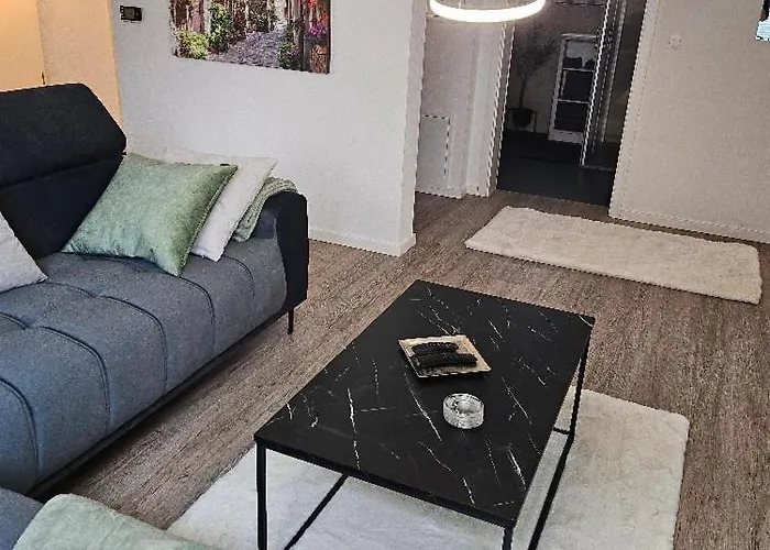 Apartment Exklusive Penthouse-wohnung Mit Blick Ueber Marburg