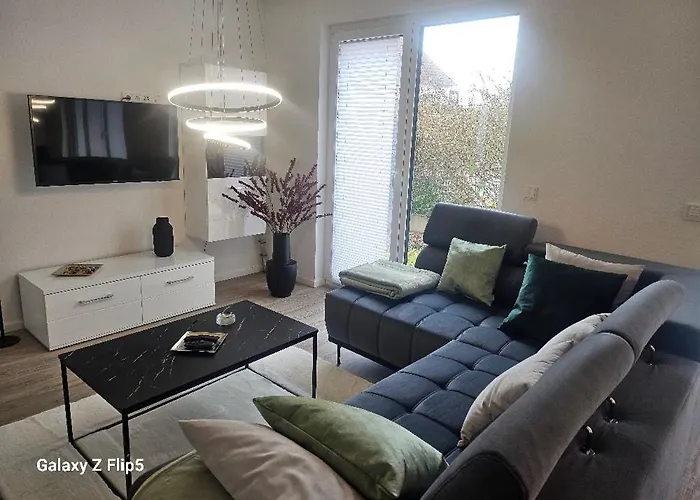 Exklusive Penthouse-wohnung Mit Blick Ueber *