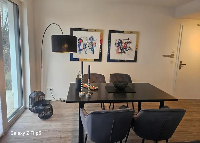 Exklusive Penthouse-wohnung Mit Blick Ueber Apartman *