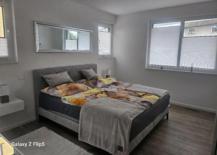 Exklusive Penthouse-wohnung Mit Blick Ueber Apartment